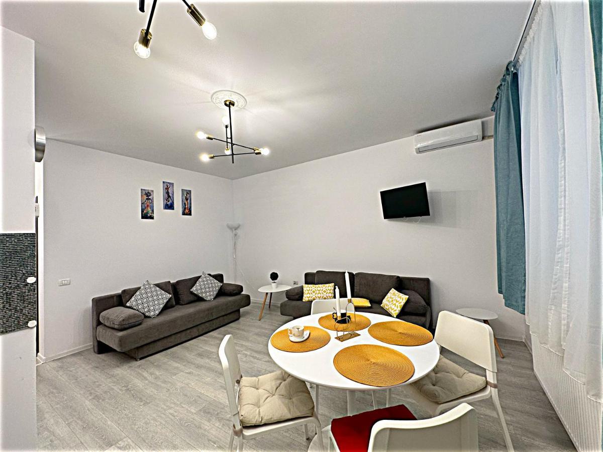 Hezo Sunshine Studio And Apartment Năvodari Extérieur photo